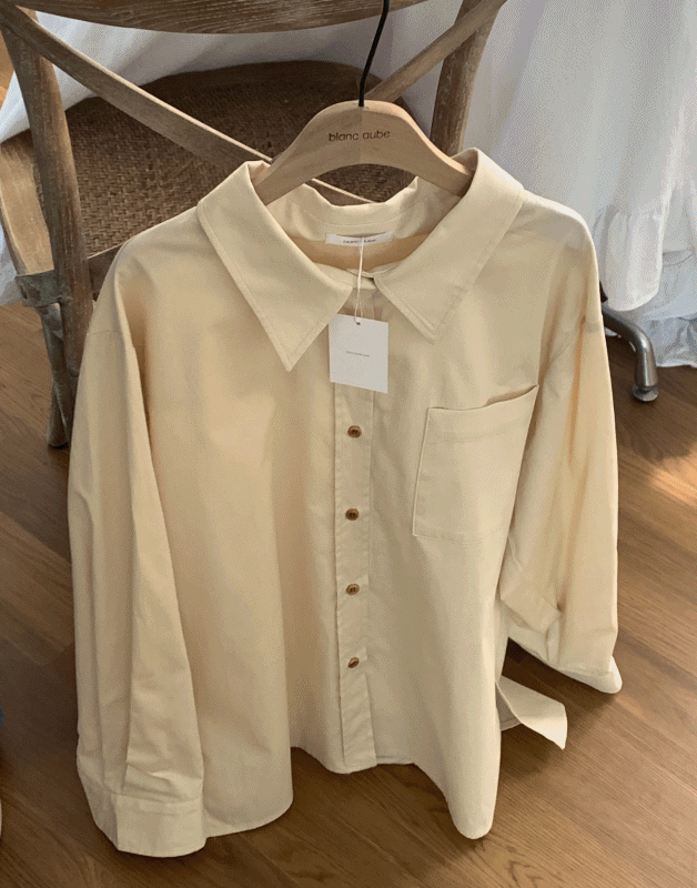 [MADE.BLANC] wood button shirt